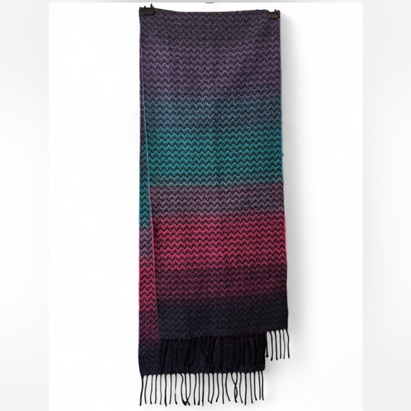 Gorgeous Multi-Color Scarf - Picture 6 of 13